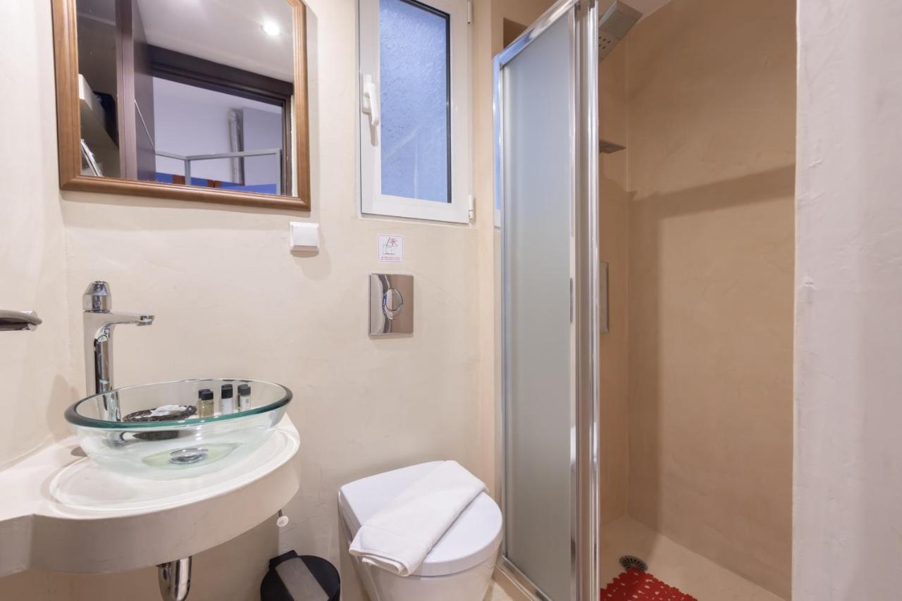 Ideal 4 Bdr Apartment In Plaka For 10! Atena Exterior foto