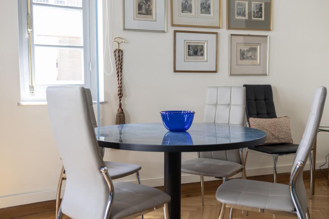 Ideal 4 Bdr Apartment In Plaka For 10! Atena Exterior foto