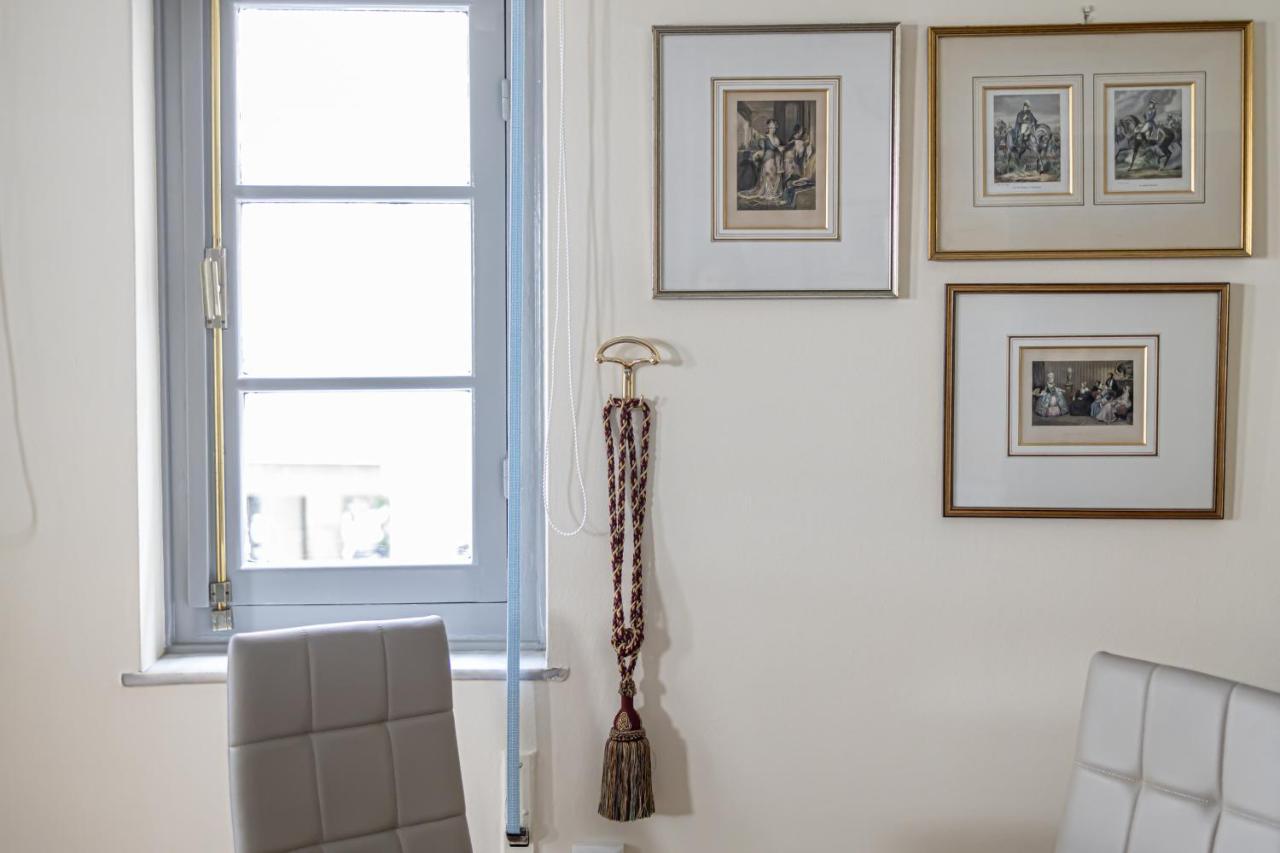 Ideal 4 Bdr Apartment In Plaka For 10! Atena Exterior foto
