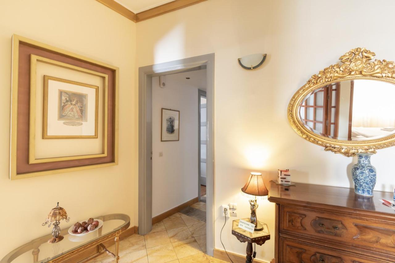 Ideal 4 Bdr Apartment In Plaka For 10! Atena Exterior foto